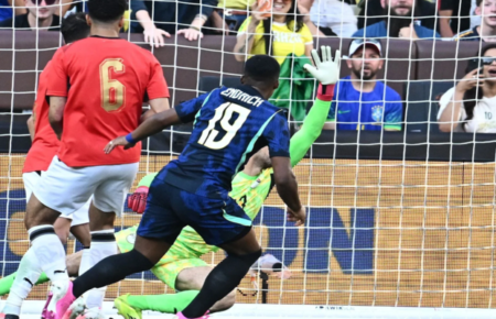 Brazil Faces World Cup Headache After Wesley Suffers Groin Injury