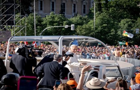 Pope Leo XIV Draws 1.2 Million in Madrid with Call for Peace and Compassion