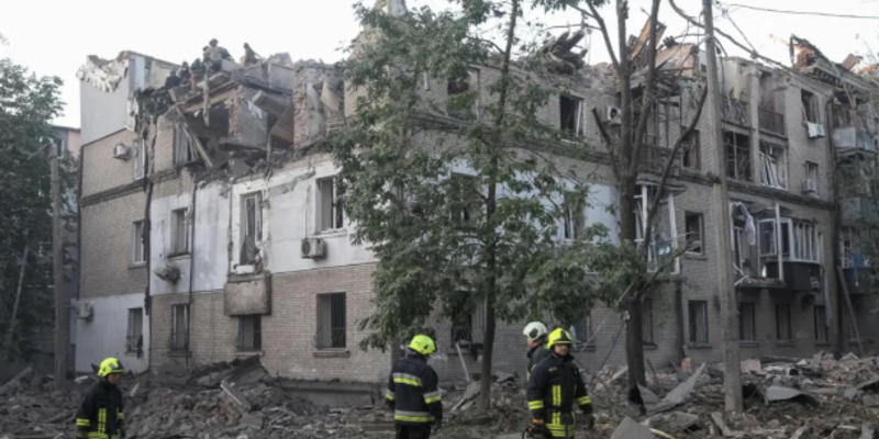 Major Russian Airstrikes Target Ukrainian Cities